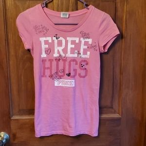 🌞 VS Pink Free Hugs TShirt Love is Free